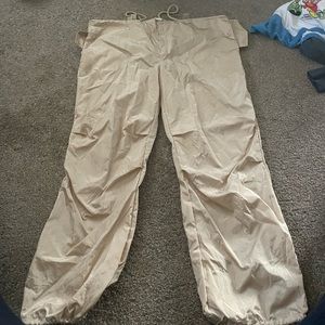 Parachute pants size medium, Champagne color